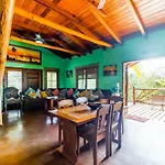 La Casa Pura Vida