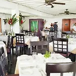 Casa Moderna Fresca And The Poolclub At Mahogany Bay!