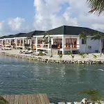 Mayan Islands Resort: Luxury Villas