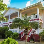 Miramar Suites