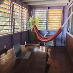 Anda Di Hows Hostel