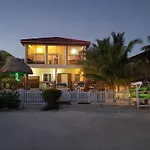 La Perla Azul Beach House With Pool And 4 Seater Cart