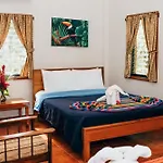 Mariposa Jungle Lodge