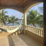 Los Porticos