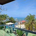 Barefoot Caye Caulker Hotel