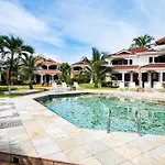 Isla Bonita Yacht Club