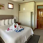 Best Western Grand Baymen Gardens