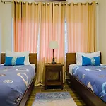 Louis\' Apartments