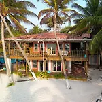 Sundiver Beach Resort