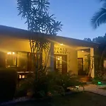 Royale Manor
