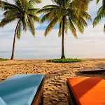 Coconut Row Boutique Hotel
