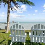 Tilt-Ta-Dock Resort Belize