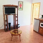 The Log Cab-Inn