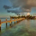 Hatchet Caye Island Resort (Adults Only)