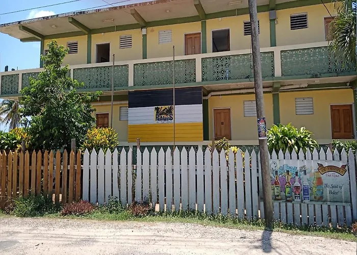 Pal\'S On The Beach - Dangriga, Belize