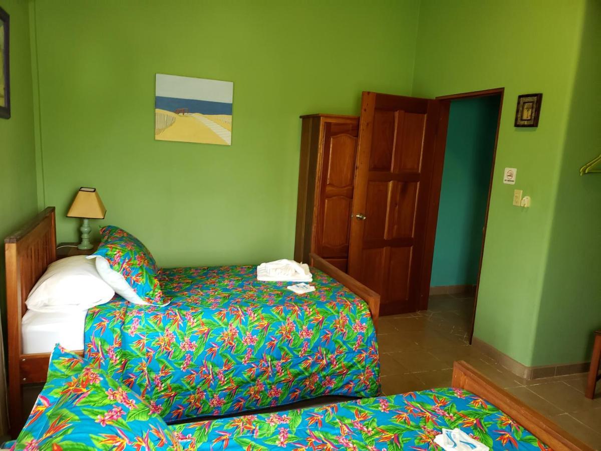 Slo * Caye Caulker