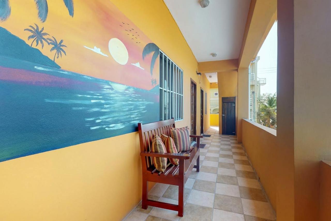 Laguna Hotel 3*