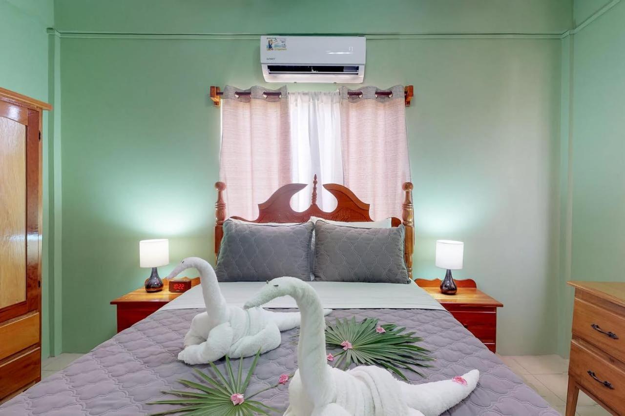 Laguna Hotel 3*