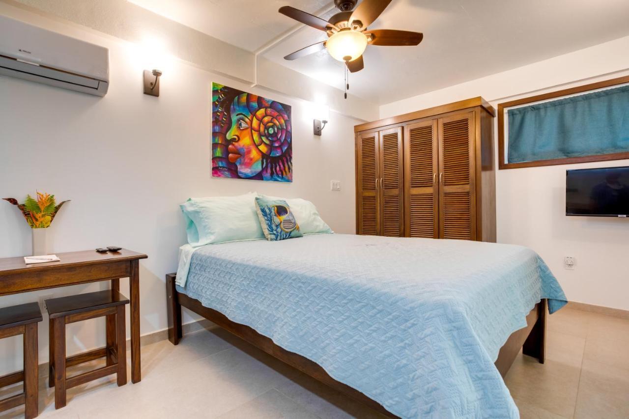 Driftwood Gardens 3*