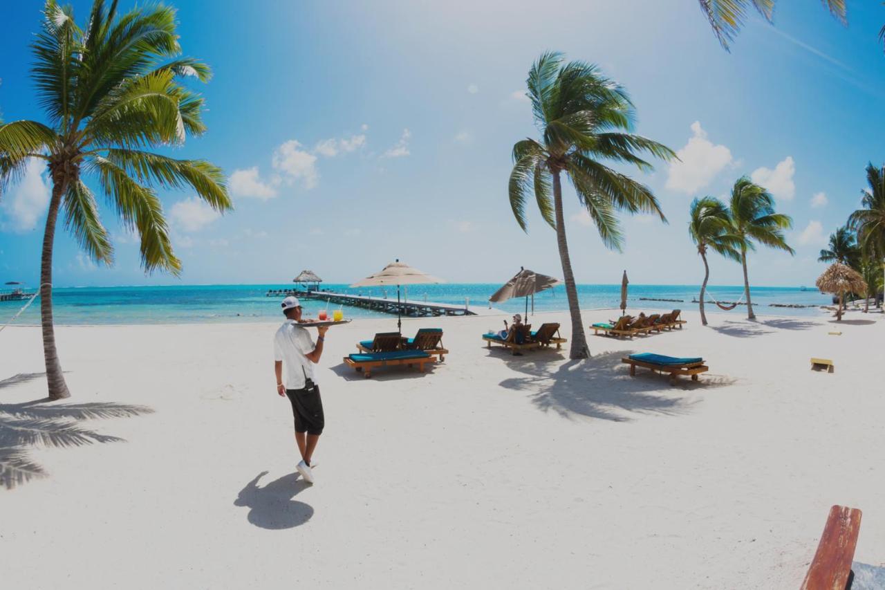 Resort Pelican Reef *