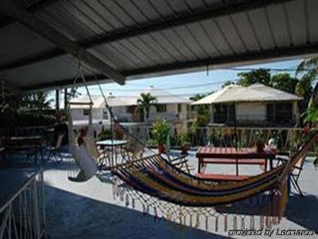 The Red Hut Hotel Belize City