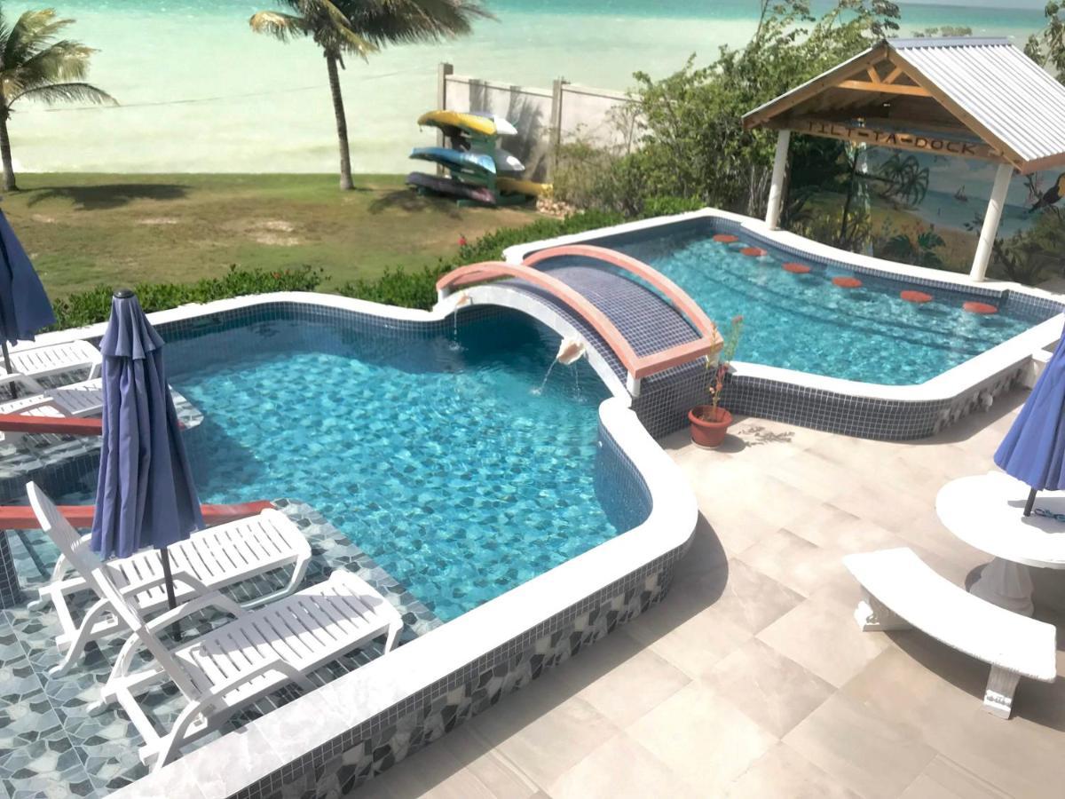 Tilt-ta-dock Belize Resort