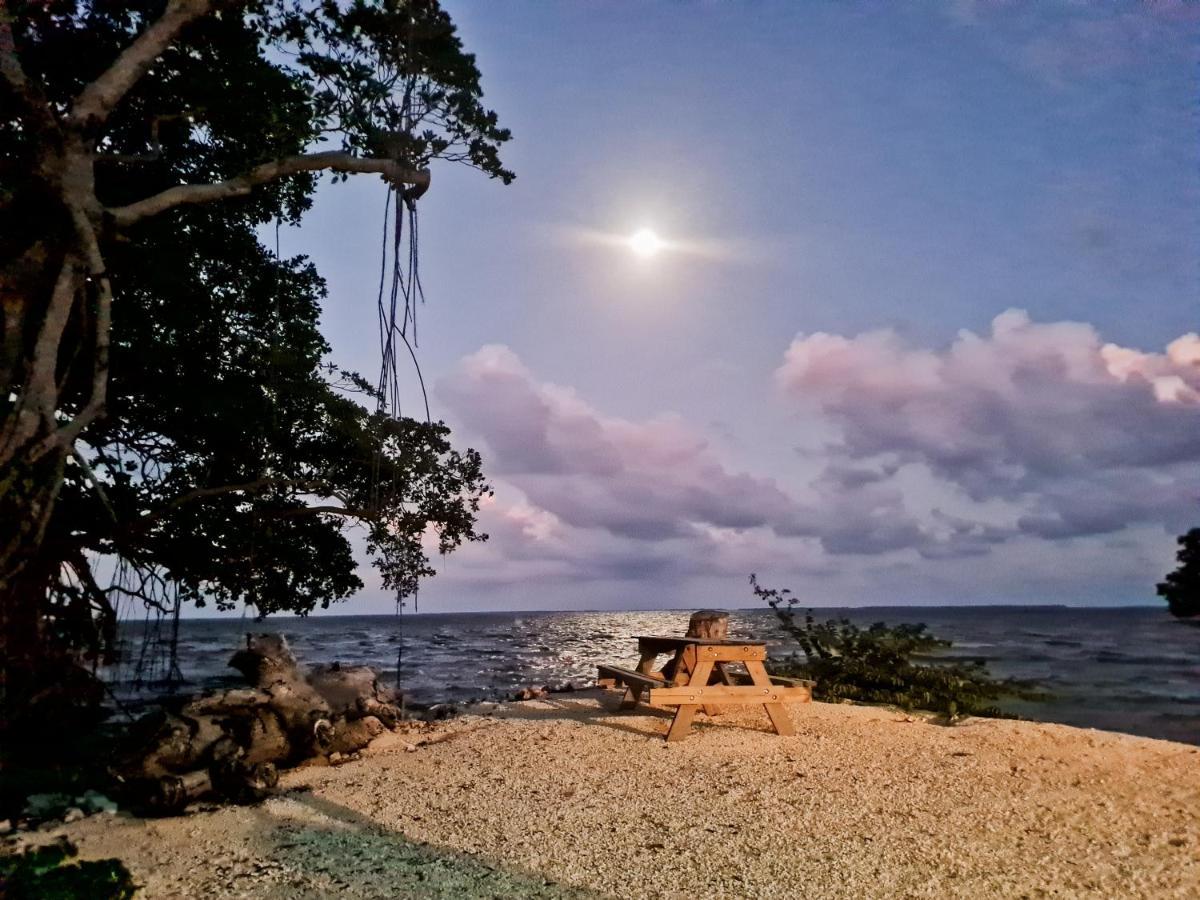 Seaside Chateau Hotel Belize City
