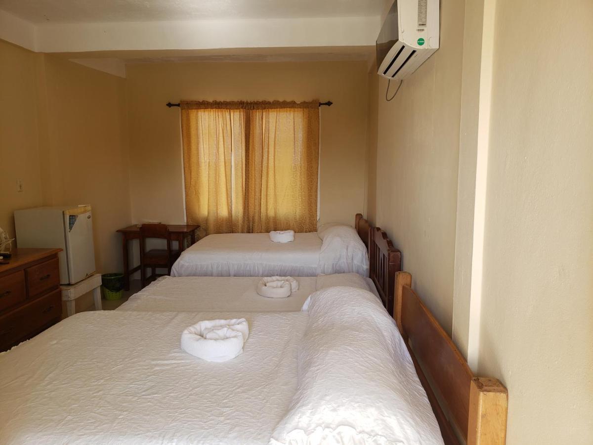 Pal's On The - Dangriga, Belize Hotel 4*