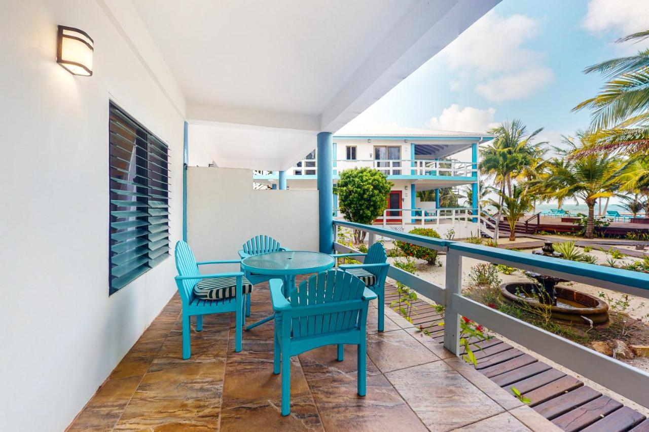 #25 @ Beachside Placencia