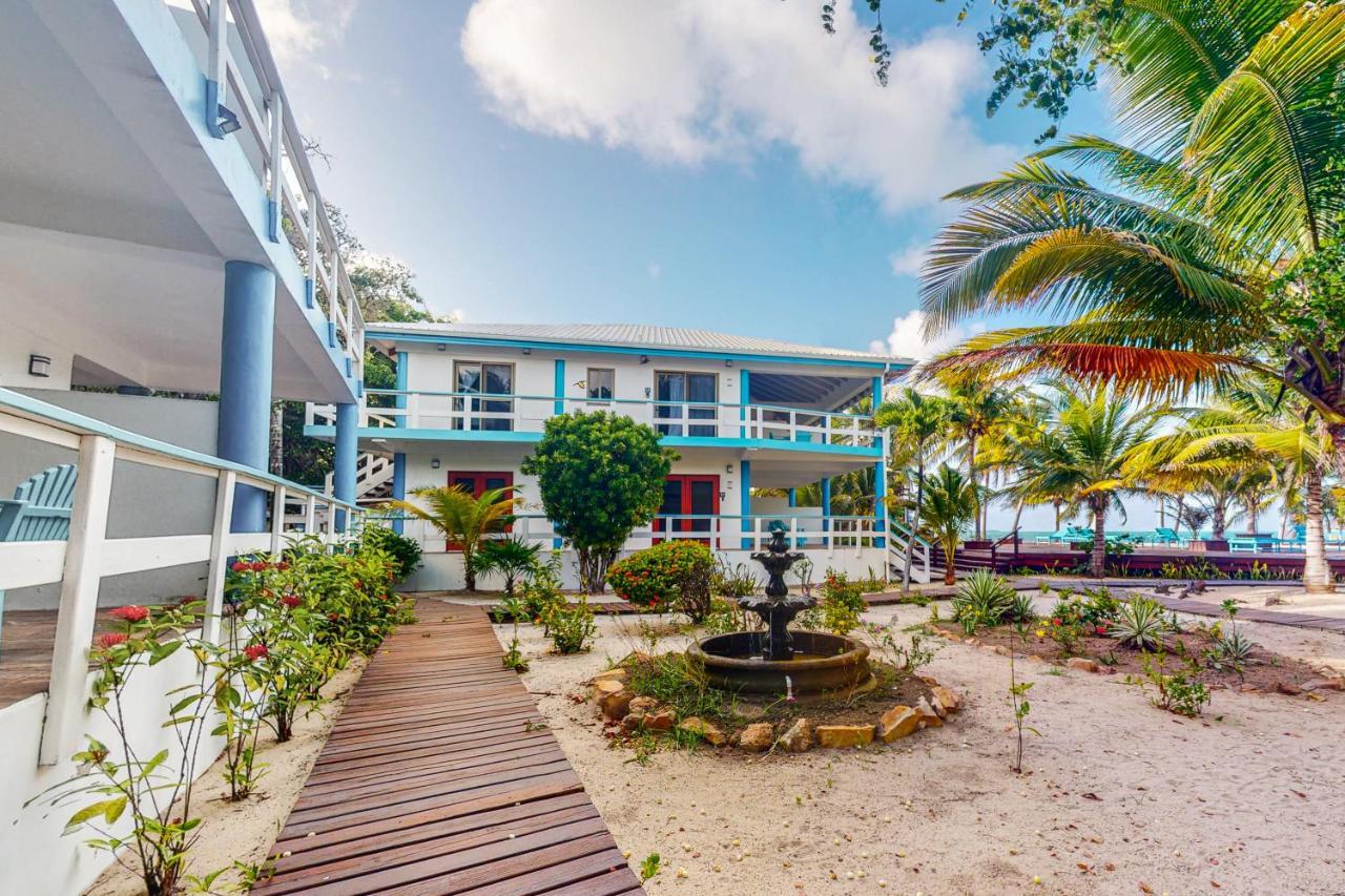 #25 @ Beachside Placencia