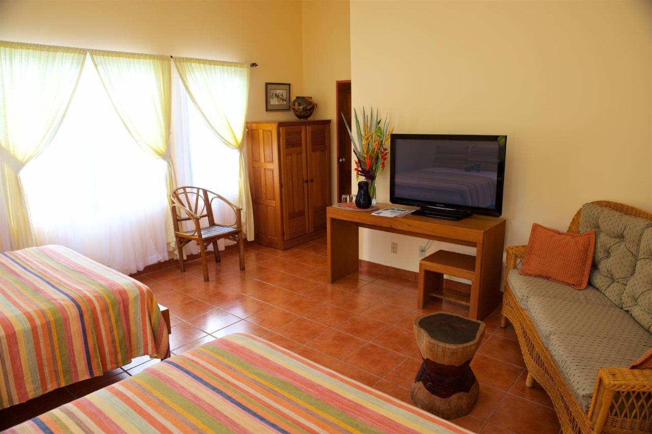 Coral House Bed & Breakfast 2*