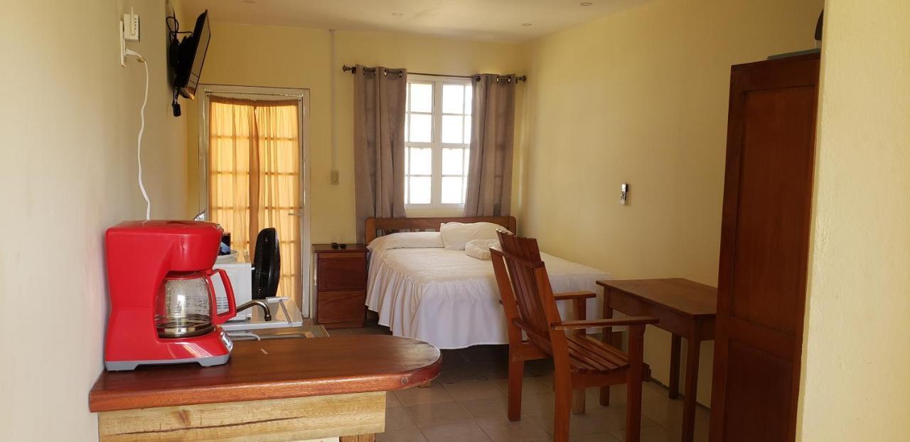 Hotel Pal's On The - Dangriga, Belize