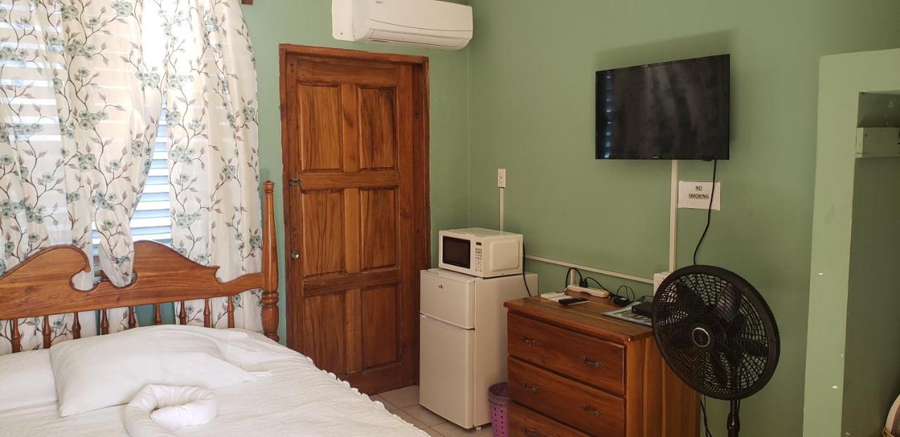 Hotel Pal's On The - Dangriga, Belize 4*