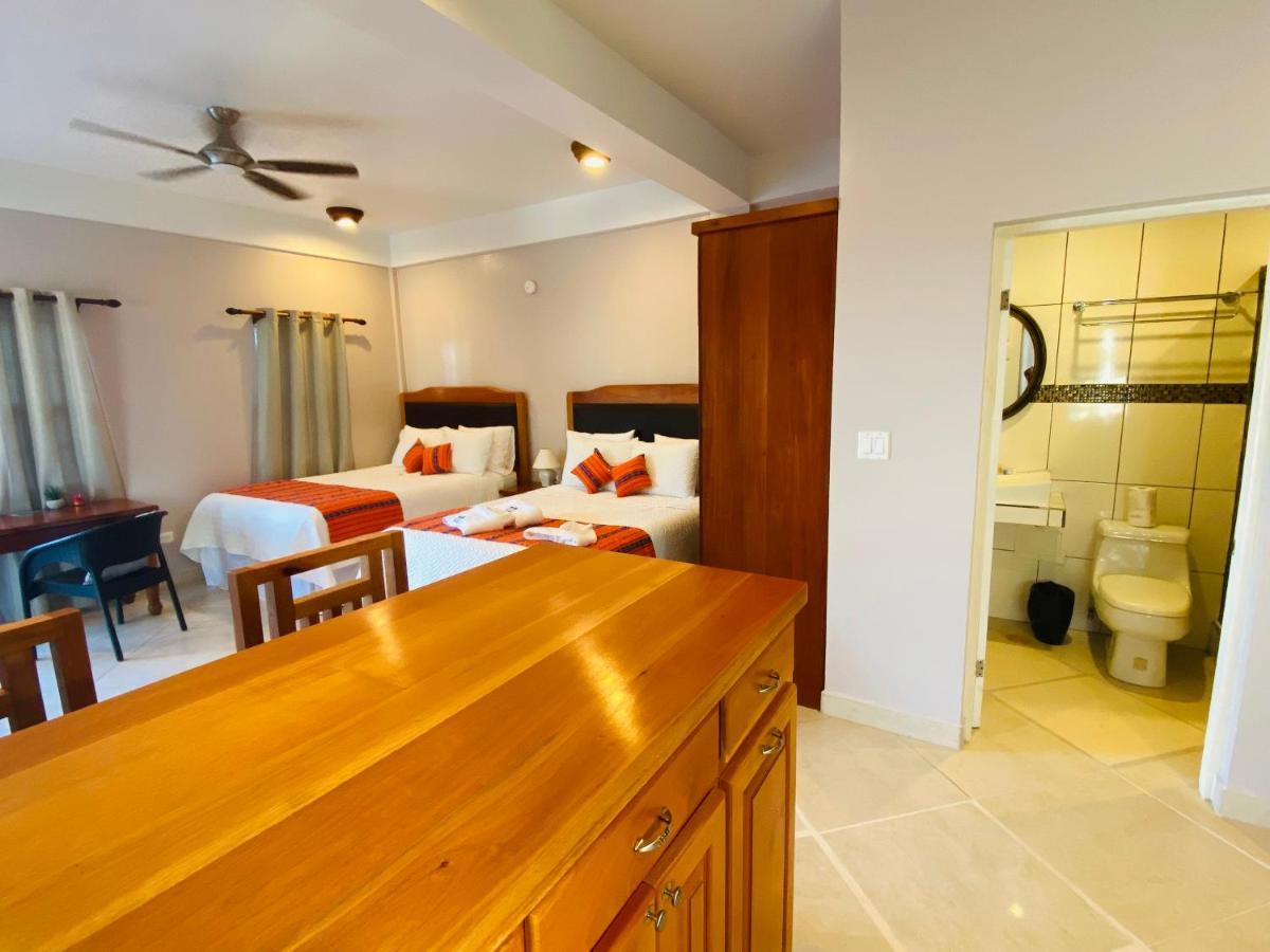 La Isla Hotel Caye Caulker