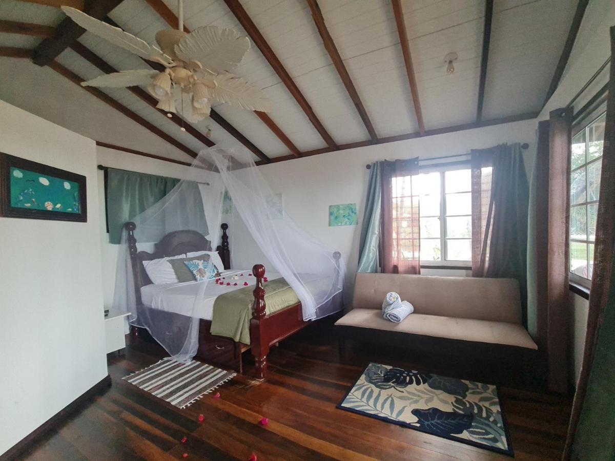 Seaside Chateau 2* Belize City