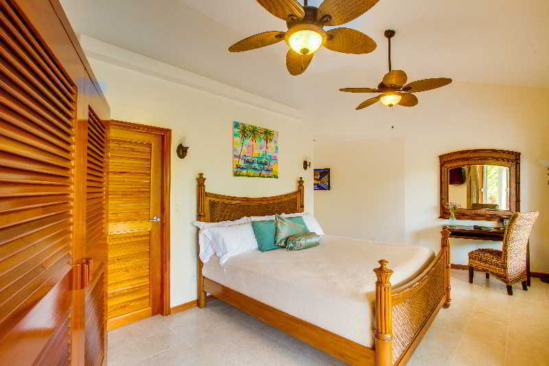 Hatchet Caye Island (adults Only) Placencia