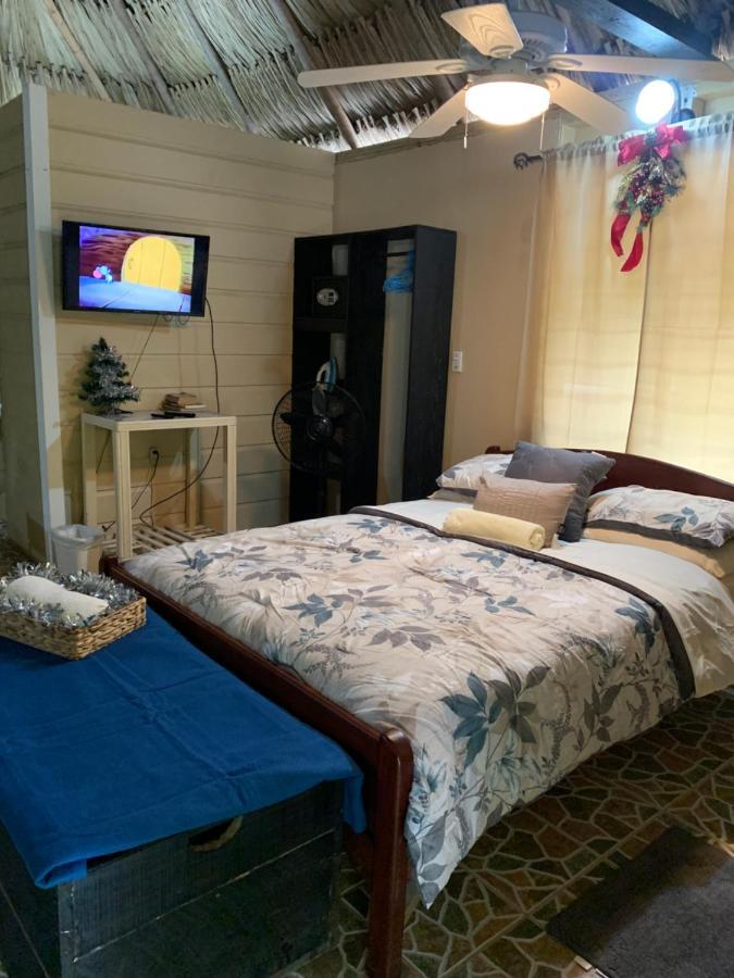 Heavens Gate Beach Bungalows * Placencia