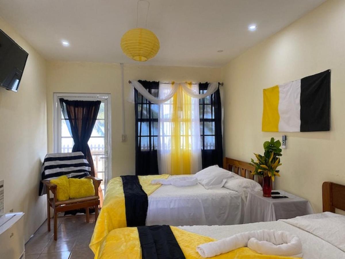 Pal's On The - Dangriga, Belize Hotel