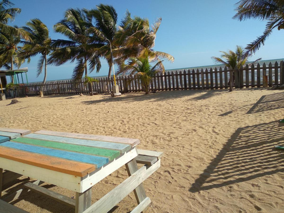 Pal's On The - Dangriga, Belize 4*