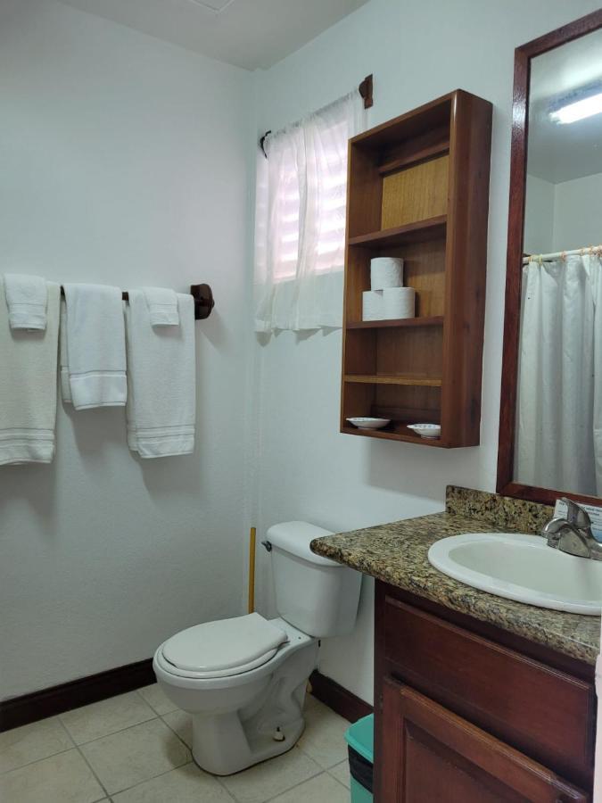 Caye Caulker Condos Hotel *