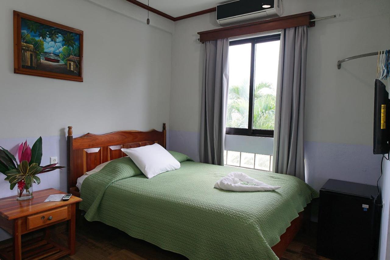 Venus Hotel 2*