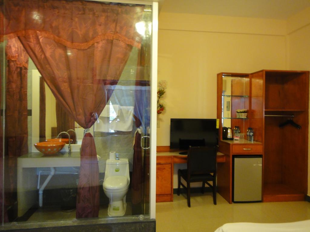Hotel China Town Caye Caulker
