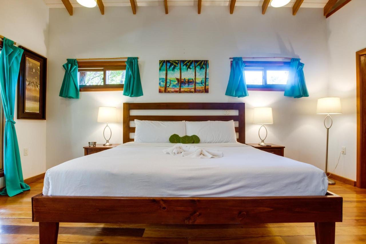 Mariposa Belize