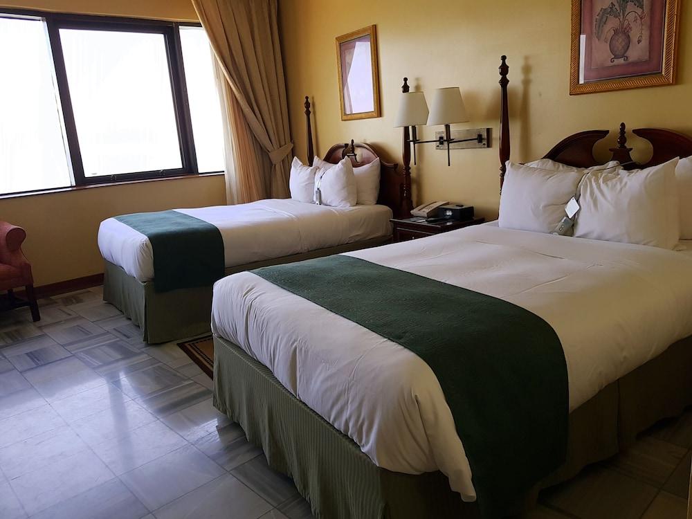 George And Hotel 4*