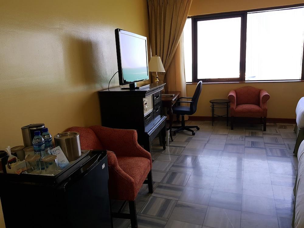Hotel George And Belize City