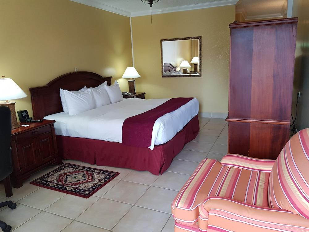 Hotel George And 4*