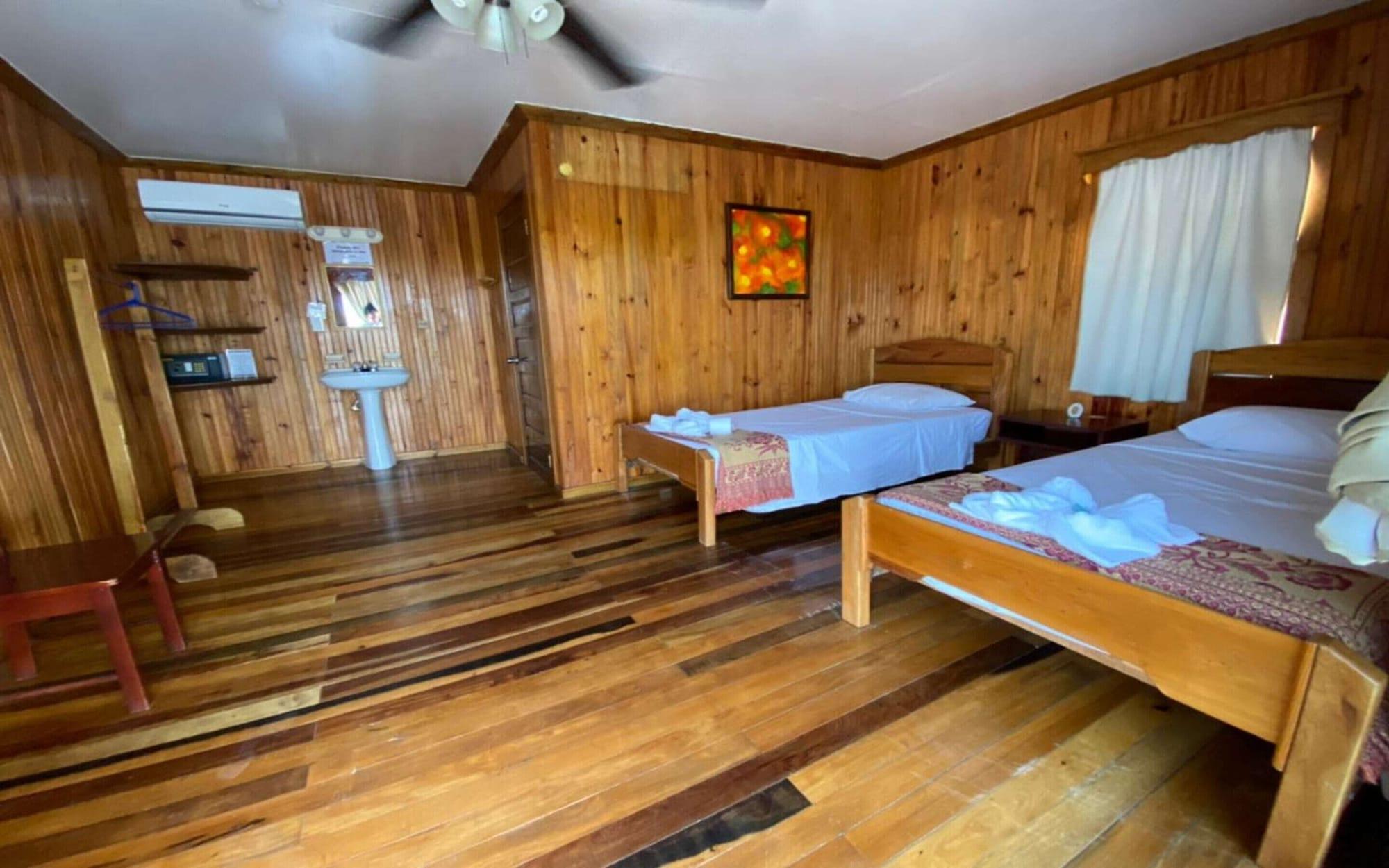 Pedro's & Hostel San Pedro (Ambergris Caye)