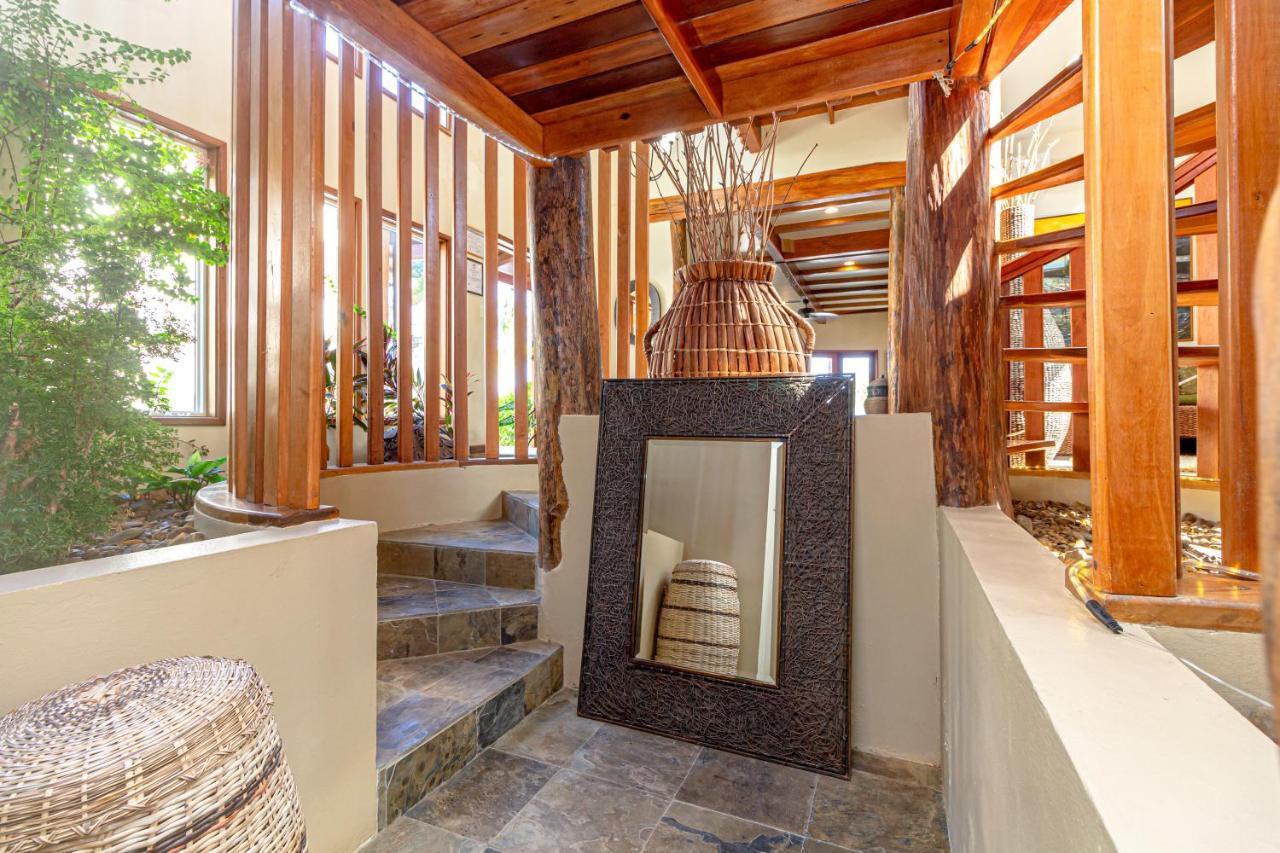Solaria Villa