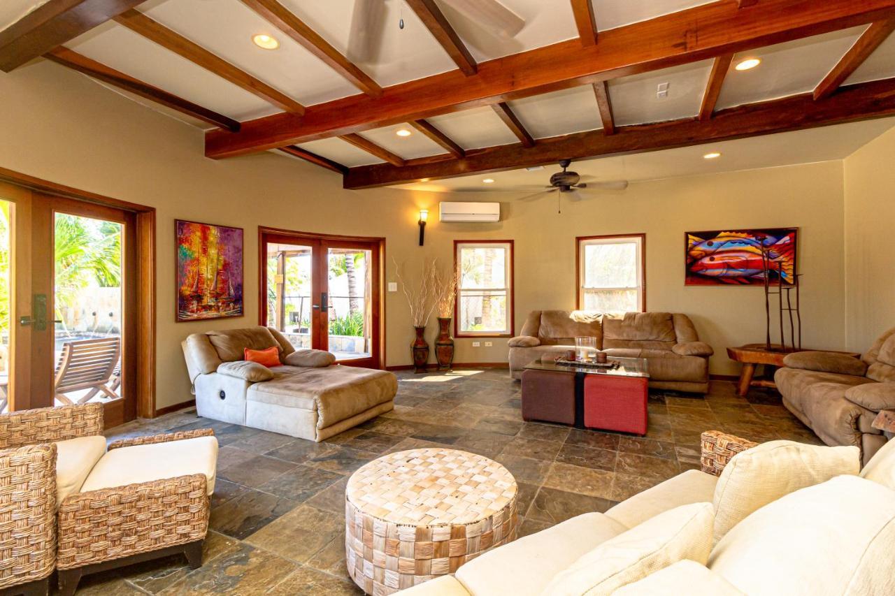 Solaria Villa