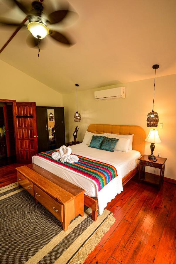Hotel Kikiwitz Belmopan